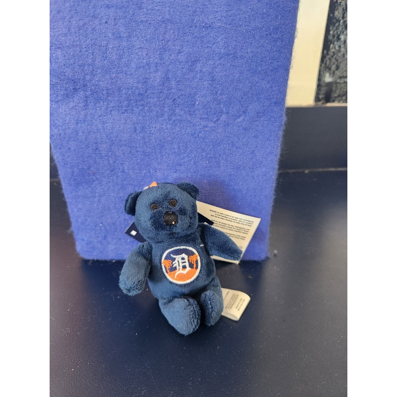 Spring Training 4in Solid Bear Keyring